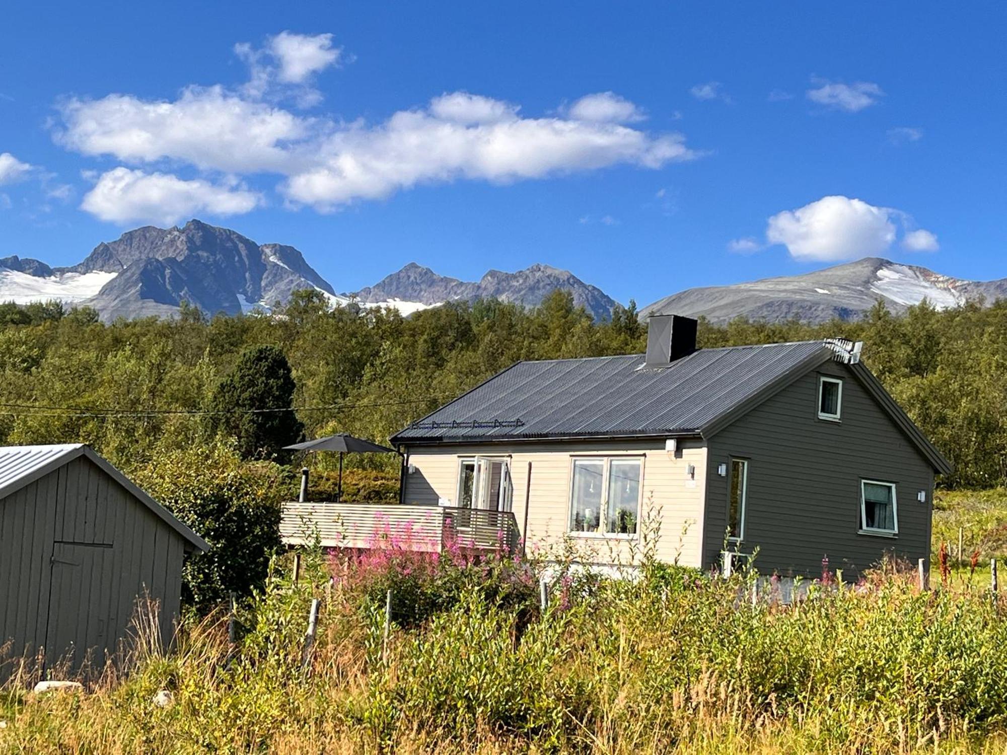 I Skinnelv, Lyngen Vakantiehuis *